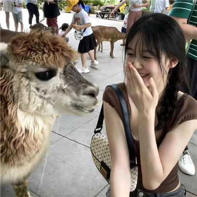 超級(jí)好看的美女頭像